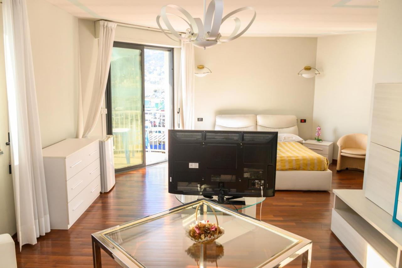 Hotel Sirenella Mele Bagian luar foto