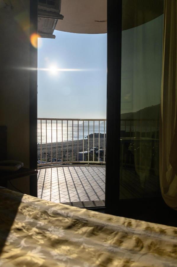 Hotel Sirenella Mele Bagian luar foto