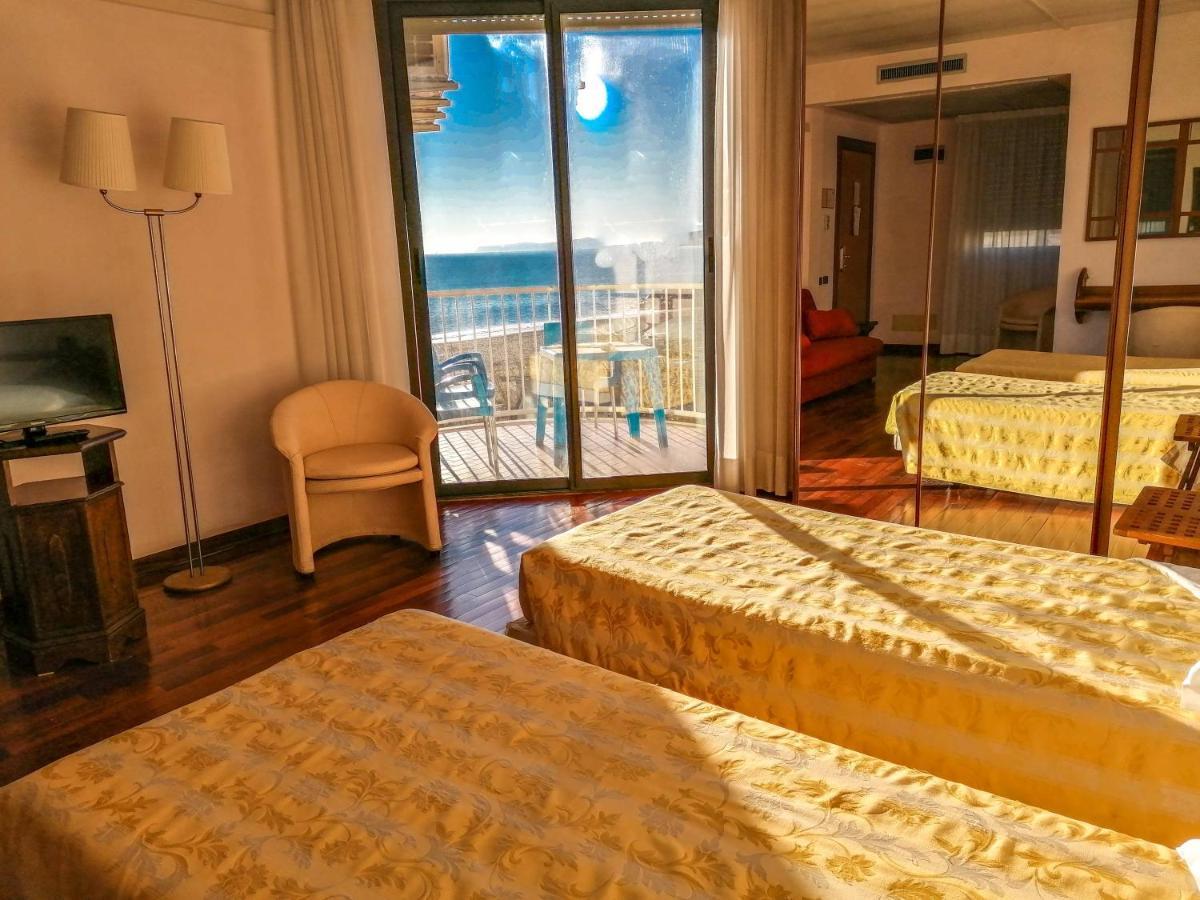 Hotel Sirenella Mele Bagian luar foto