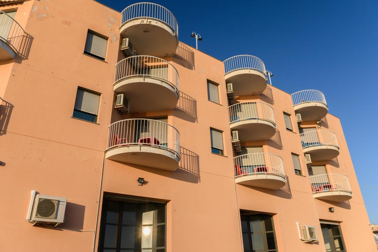 Hotel Sirenella Mele Bagian luar foto