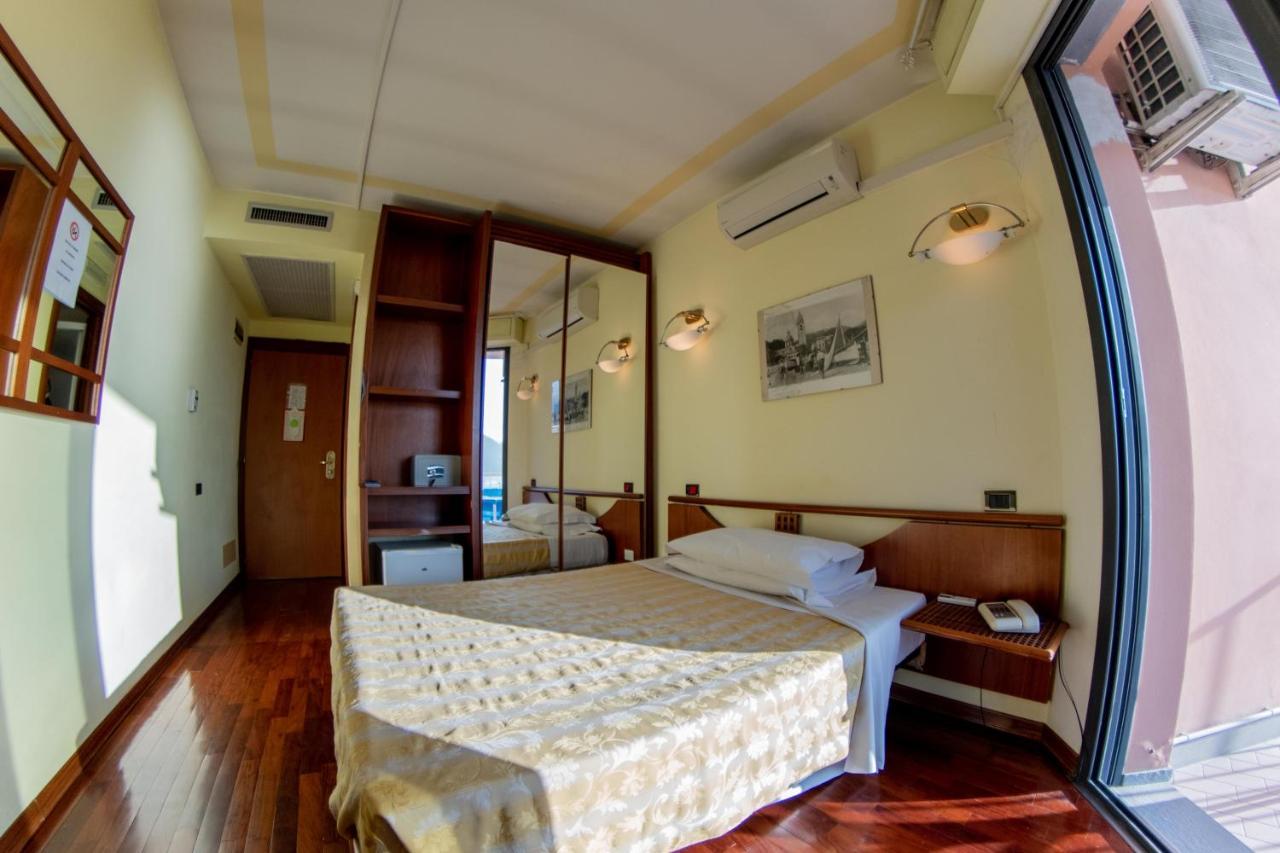 Hotel Sirenella Mele Bagian luar foto