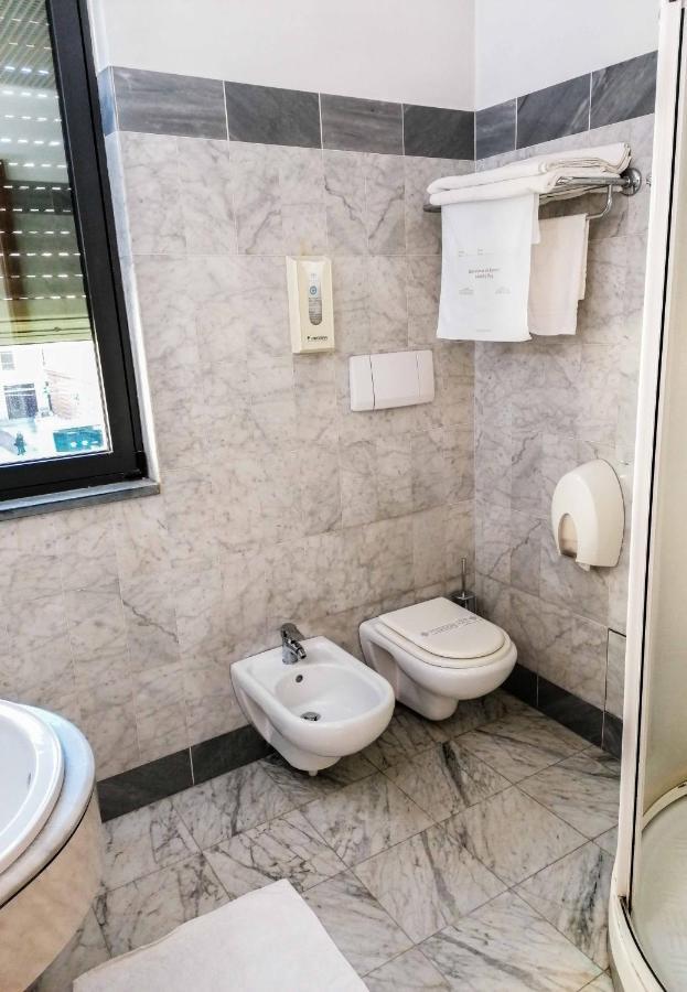 Hotel Sirenella Mele Bagian luar foto