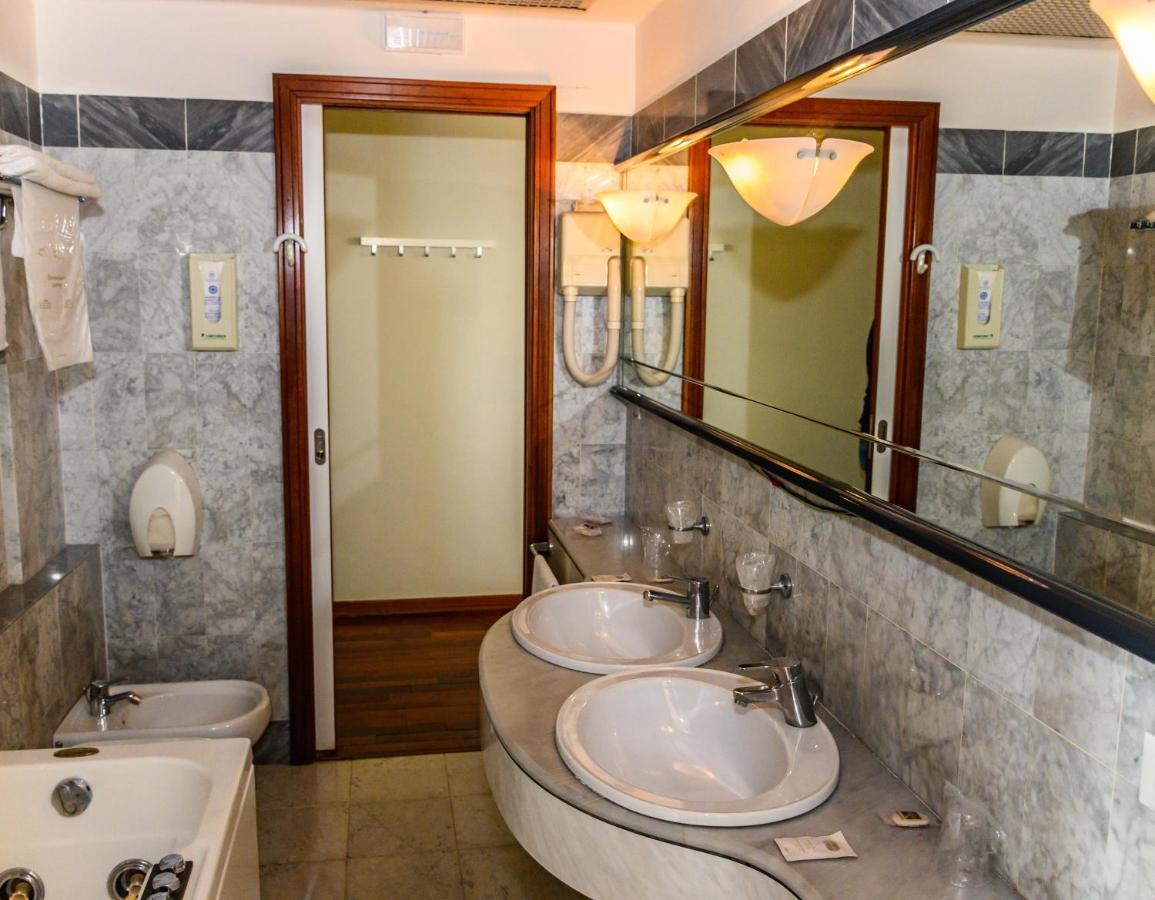 Hotel Sirenella Mele Bagian luar foto