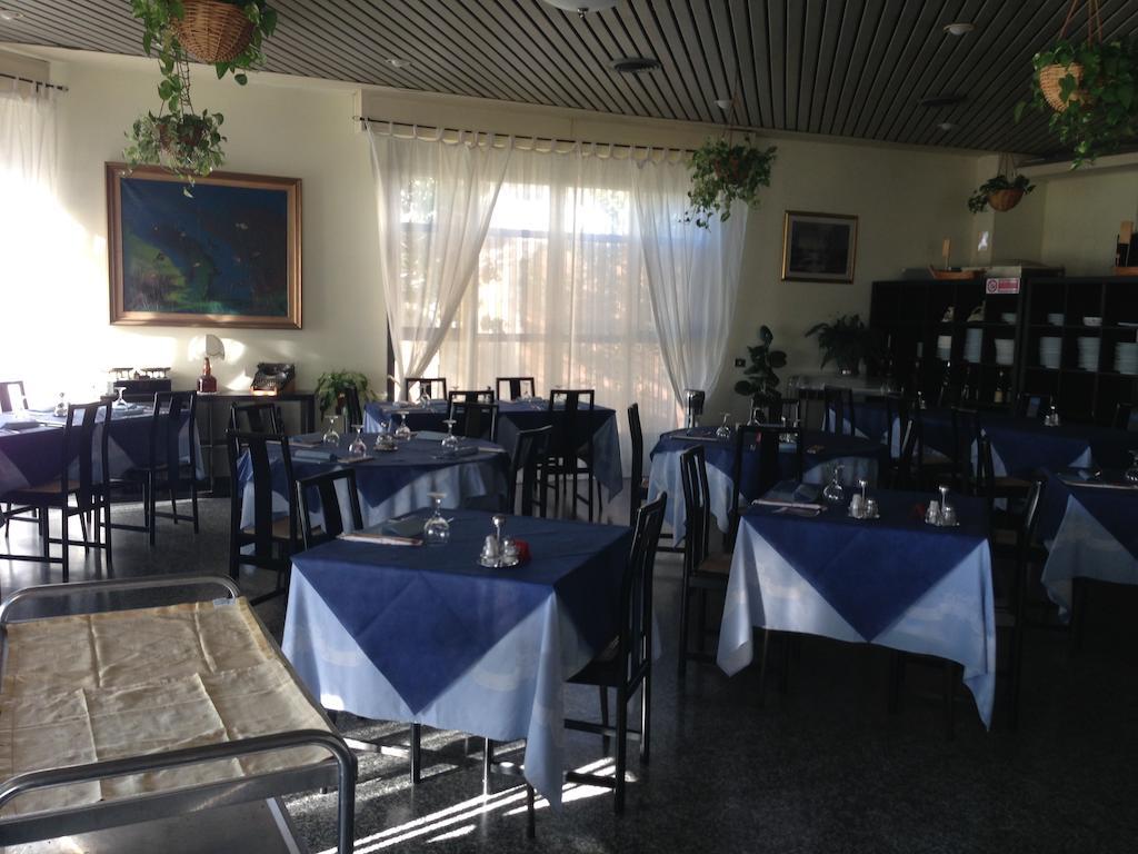 Hotel Sirenella Mele Bagian luar foto
