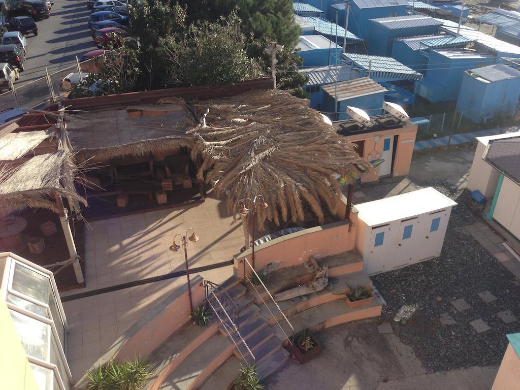Hotel Sirenella Mele Bagian luar foto