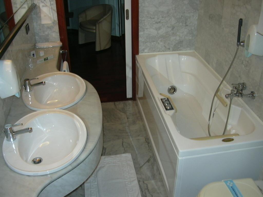 Hotel Sirenella Mele Bagian luar foto